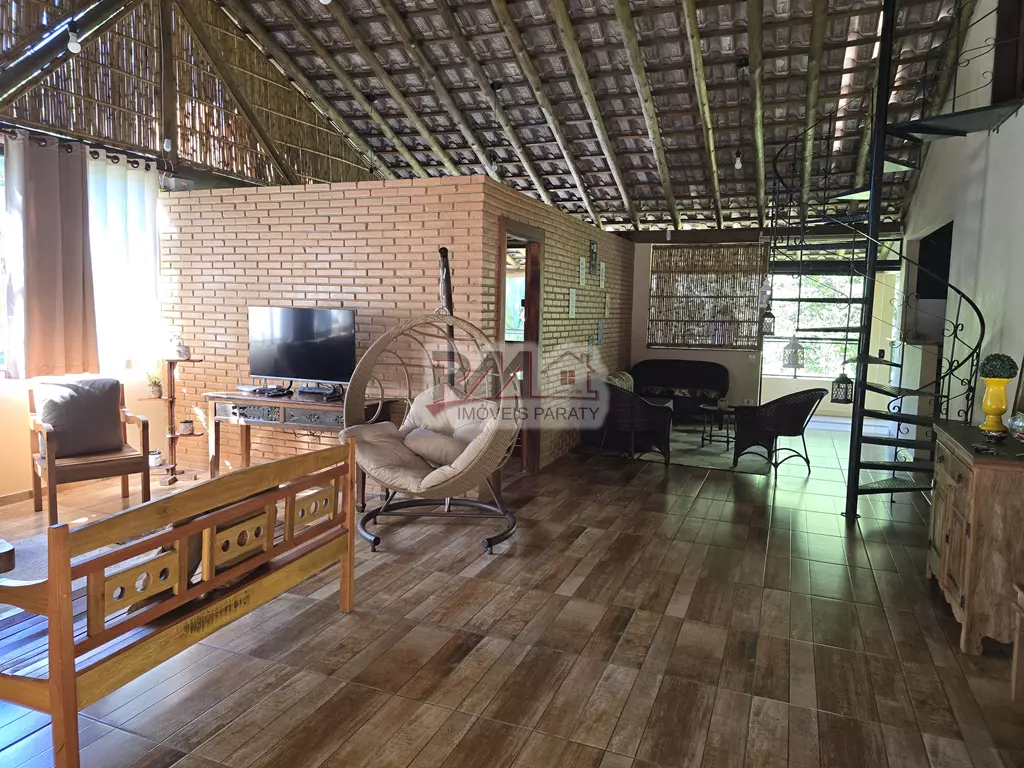 Refúgio Exclusivo com Cachoeira em Paraty