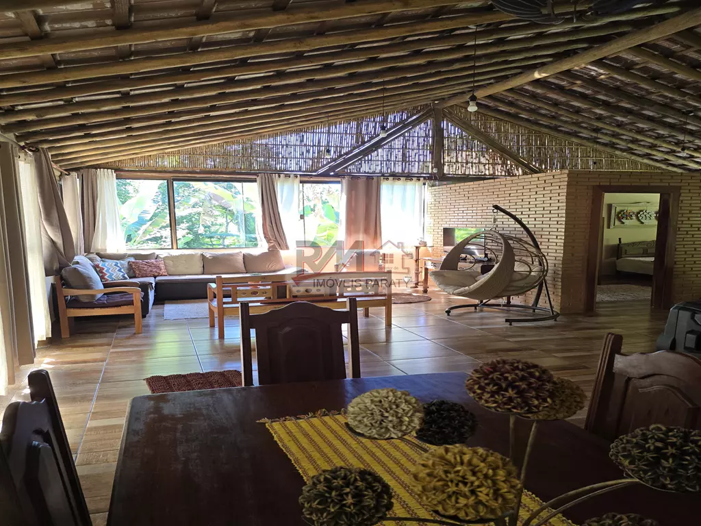 Refúgio Exclusivo com Cachoeira em Paraty