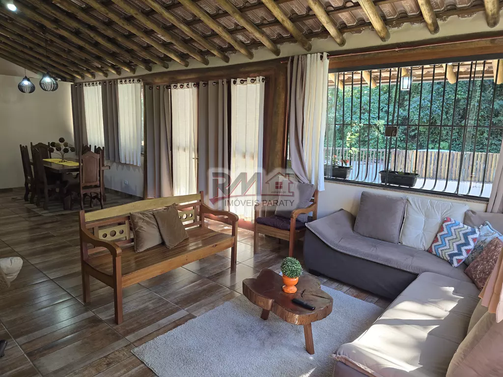 Refúgio Exclusivo com Cachoeira em Paraty